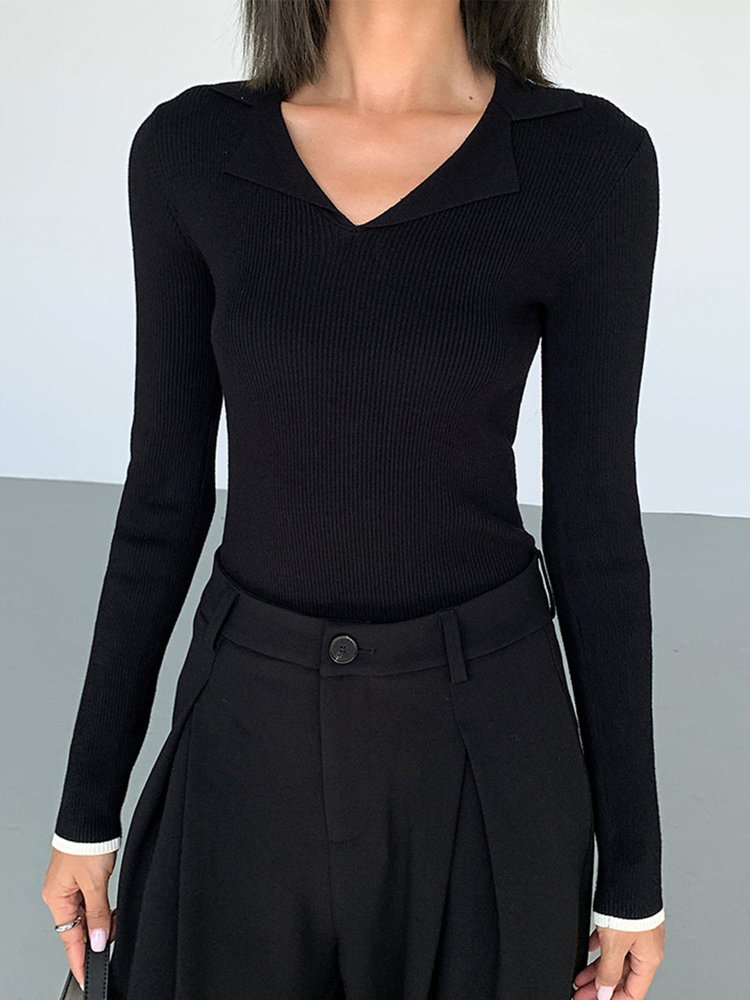 Mya Slinky V-neck Collar Ribbed Knit Top